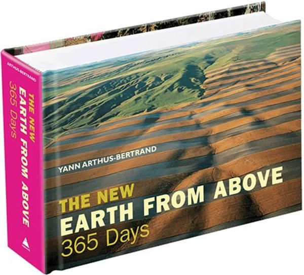 Cover Art for 9780810992917, The New Earth from Above by Arthus-Bertrand, Yann