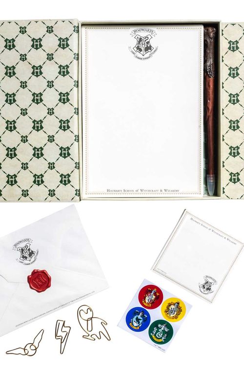 Cover Art for 9781647228590, Harry Potter: Hogwarts Acceptance Letter Stationery Set by Insights