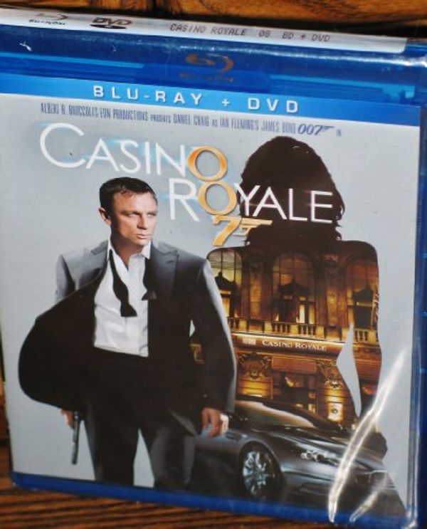Cover Art for 0043396163362, Casino Royale [Blu-ray] by Martin Campbell,