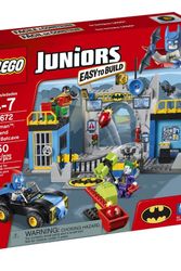 Cover Art for 0673419211734, Batman: Defend the Batcave Set 10672 by LEGO