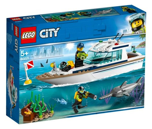 Cover Art for 5702016369533, Diving Yacht Set 60221 by LEGO