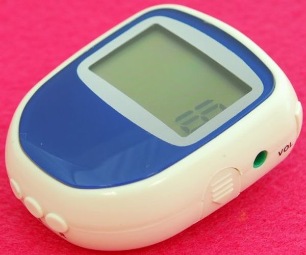 Cover Art for 6927674200830, Kaito CR-503 Pocket-Size Digital Pedometer with FM Radio Tuner by Kaito