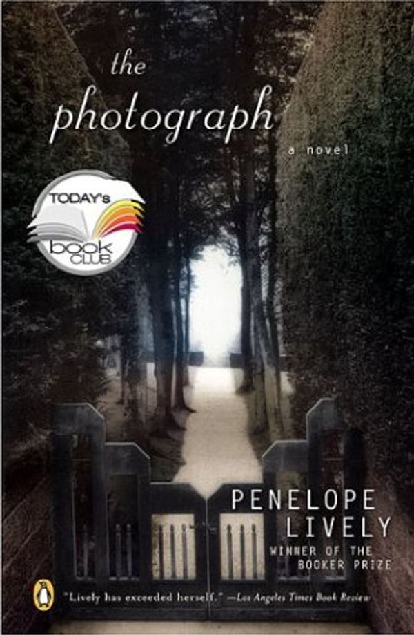 Cover Art for 9780670032051, The Photograph by Penelope Lively