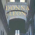 Cover Art for 9788373922372, Slowo oficera by Donna Leon