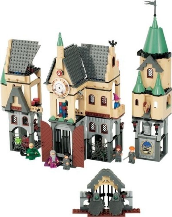Cover Art for 0673419033770, Hogwarts Castle Set 4757 by LEGO