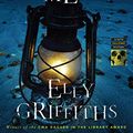 Cover Art for B07T4LPLG3, The Lantern Men (Ruth Galloway Mysteries) by Elly Griffiths