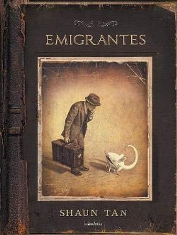 Cover Art for 9789898205698, Emigrantes (Portuguese Edition) by Shaun Tan