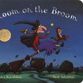 Cover Art for 9780803738416, Room on the Broom by Julia Donaldson