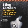 Cover Art for 9788831743365, La ragazza che giocava con il fuoco. Millennium: 2 by Stieg Larsson