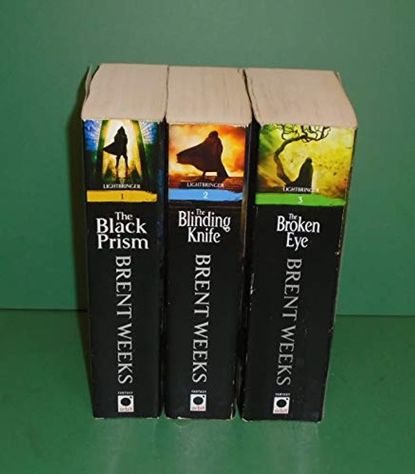 Cover Art for B01L9Z6QWA, Lightbringer Trilogy 3 Volume Set; Black Prism, Blinding Knife, Broken Eye by Brent Weeks [2015]
