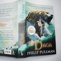 Cover Art for 9788466636247, La Daga = The Subtle Knife [Spanish] by Philip Pullman