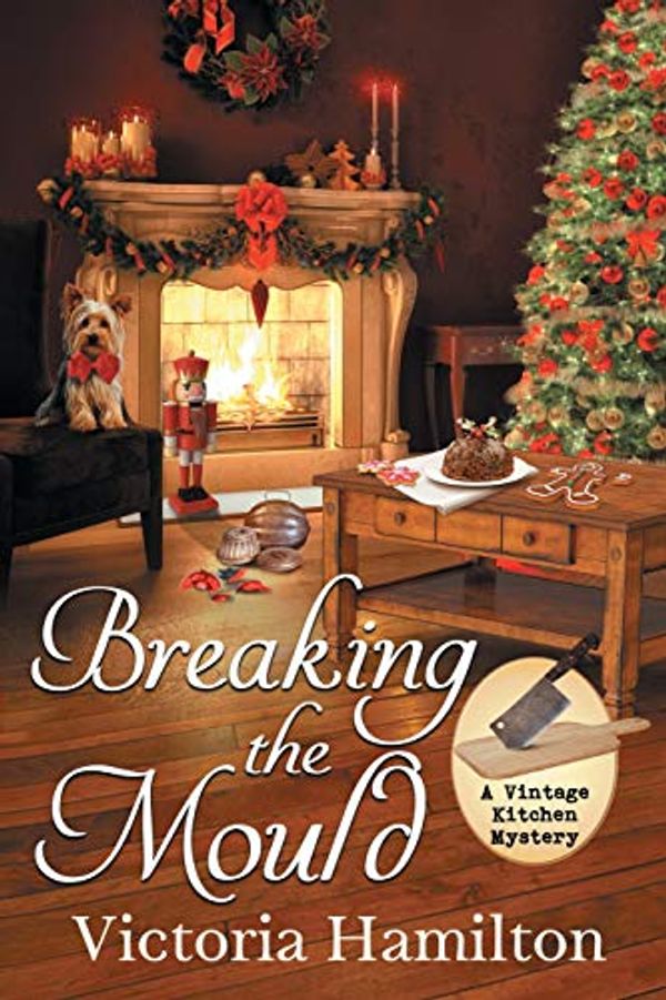 Cover Art for 9781946069894, Breaking the Mould (A Vintage Kitchen Mystery) by Victoria Hamilton