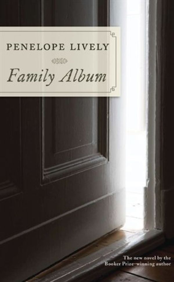 Cover Art for 9780886194499, Family Album by Penelope Lively