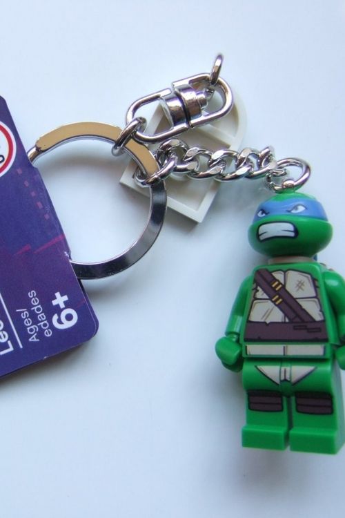 Cover Art for 0673419195324, Teenage Mutant Ninja Turtles Leonardo Key Chain Set 850648 by Lego