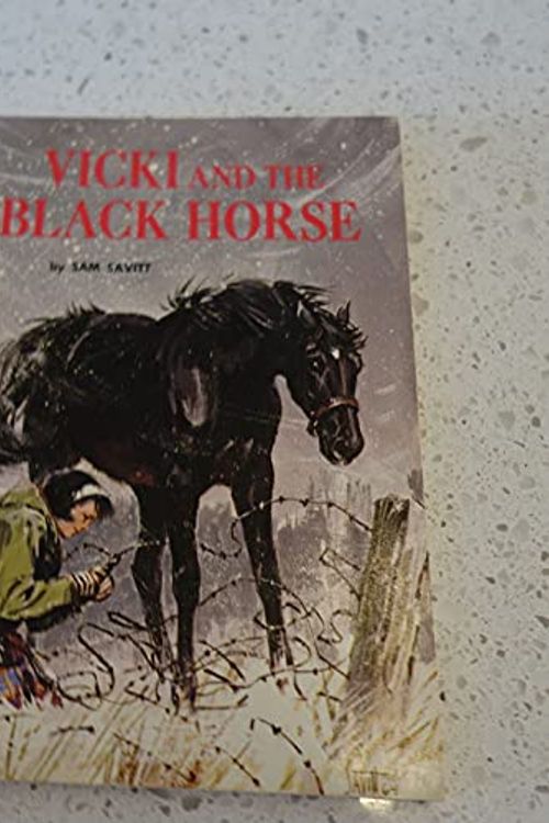 Cover Art for 9780590101592, Vicki and the Black Horse by Sam Savitt