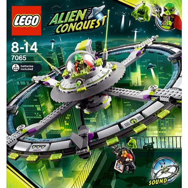 Cover Art for 0673419145794, Alien Mothership Set 7065 by LEGO