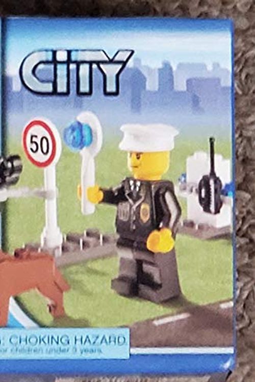 Cover Art for 0673419102377, Police Officer Set 5612 by LEGO