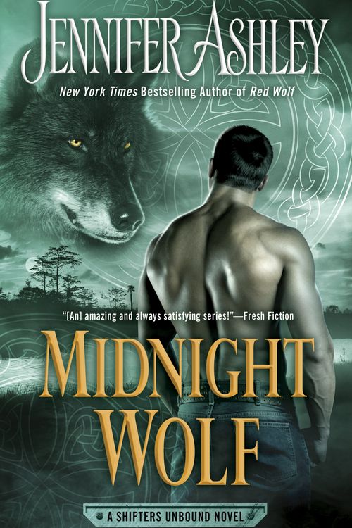 Cover Art for 9780425281390, Midnight Wolf by Jennifer Ashley