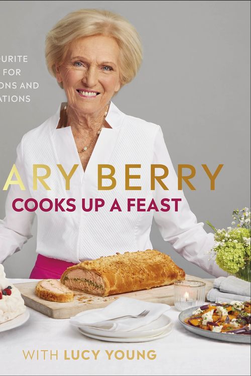 Cover Art for 9780241393529, Mary Berry Cooks Up A Feast by Dk