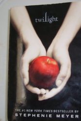 Cover Art for 9780316053419, Twilight (The Twilight Saga, volume 1) by Stephanie Meyer