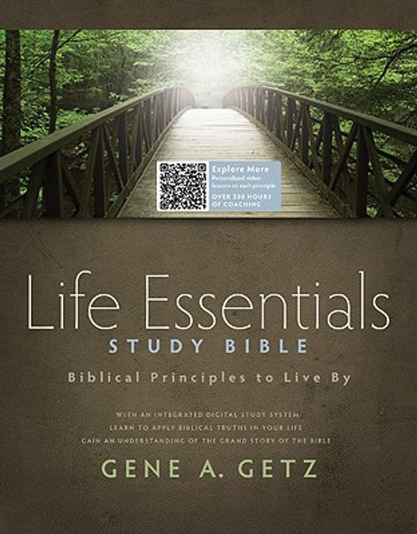 Cover Art for 9781586400422, Life Essentials Study Bible-HCSB by Dr Gene Getz