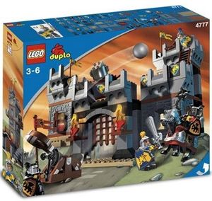 Cover Art for 0673419055888, Knights' Castle Set 4777 by Lego