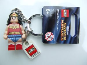 Cover Art for 0673419175050, Wonder Woman Key Chain Set 853433 by Lego