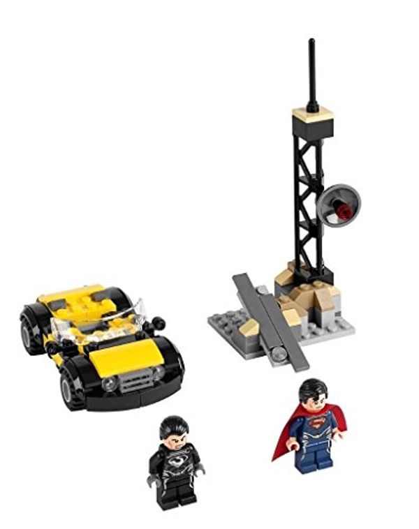 Cover Art for 5702014972674, Superman Metropolis Showdown Set 76002 by Lego