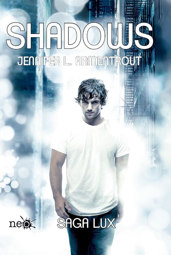 Cover Art for 9788416429547, Shadows by Jennifer L. Armentrout