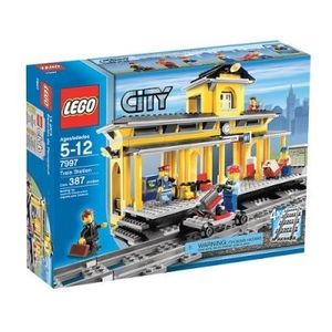 Cover Art for 0673419090995, Train Station Set 7997 by LEGO