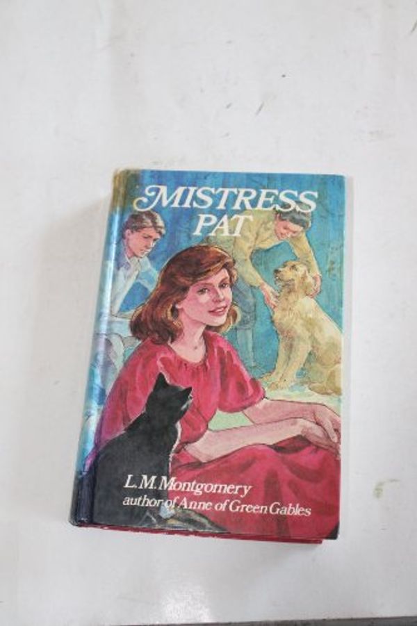 Cover Art for 9780207145070, Mistress Pat by L. M. Montgomery