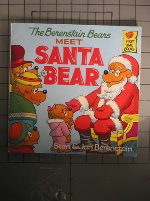 Cover Art for 9780679804055, The Berenstain Bears Meet Santa Bear by Stan Berenstain