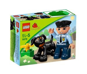 Cover Art for 5702014733732, Policeman Set 5678 by Lego