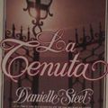 Cover Art for 9788878240148, LA TENUTA BY DANIELLE STEEL ITALIAN SPERLING PAPERBACK by DANIELLE STEEL