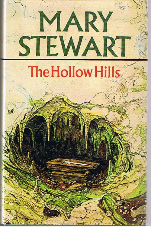 Cover Art for 9780340172759, The Hollow Hills by Mary Stewart