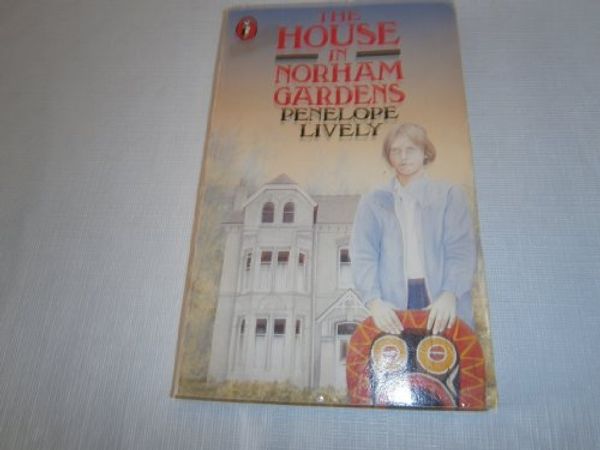 Cover Art for 9780140319767, The House in Norham Gardens by Lively Penelope