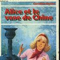 Cover Art for 9782010093869, Alice et le vase de Chine by Caroline Quine