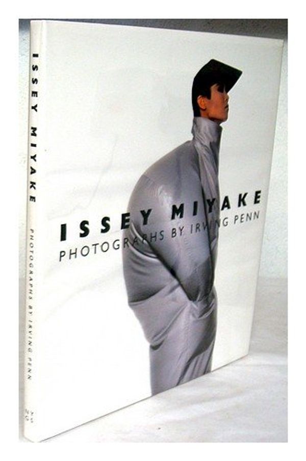 Cover Art for 9780821217207, Issey Miyake by Irving Penn, Jay Cocks, Isamu Noguchi, Nicholas Callaway