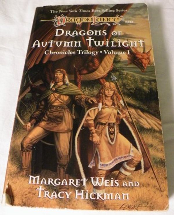 Cover Art for 9780880381734, Dragons of Autumn Twilight (DragonLance Chronicles, Vol. 1) by Margaret Weis, Tracy Hickman