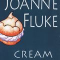 Cover Art for 9780758210227, Cream Puff Murder by Joanne Fluke