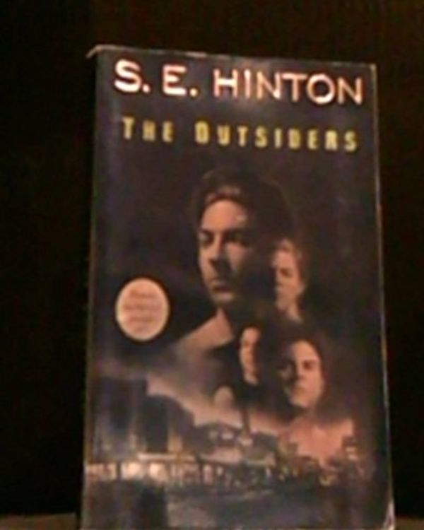 Cover Art for B008CIJYP4, The Outsiders by Hinton, S. E.