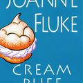 Cover Art for 9780758210234, Cream Puff Murder by Joanne Fluke
