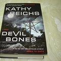 Cover Art for 9780739498330, Devil Bones (Large Print) by Kathy Reichs