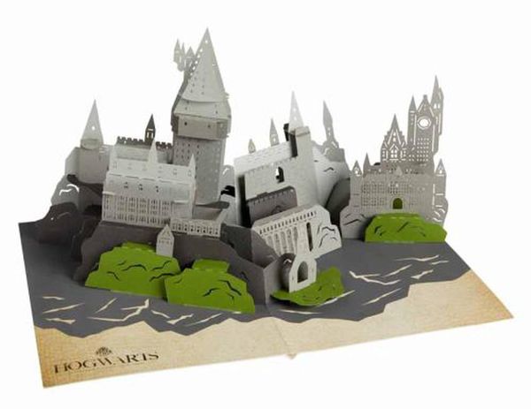 Cover Art for 9781682984772, Harry Potter Hogwarts Pop-Up Card by Insight Editions
